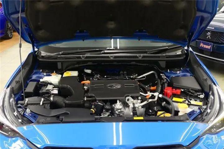 クロストレックのエンジン部分