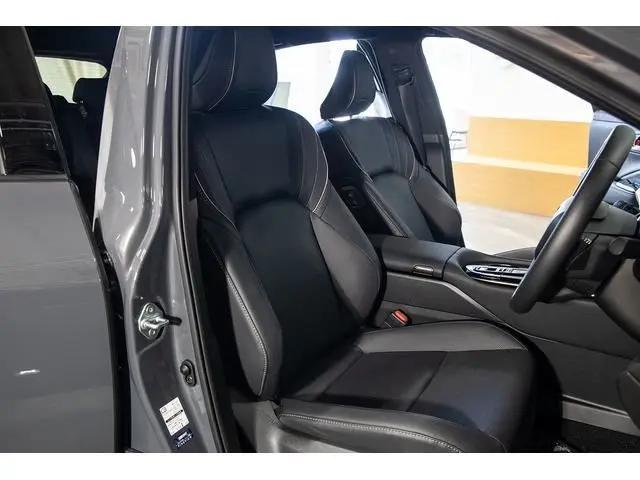 トヨタクラウンスポーツフロントシート