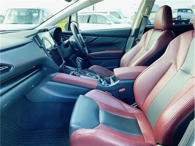 スバルレヴォーグフロントシート