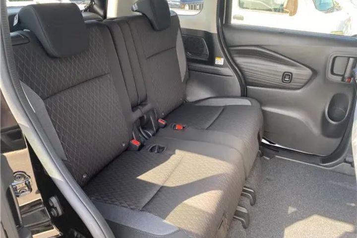 ソリオの後部座席