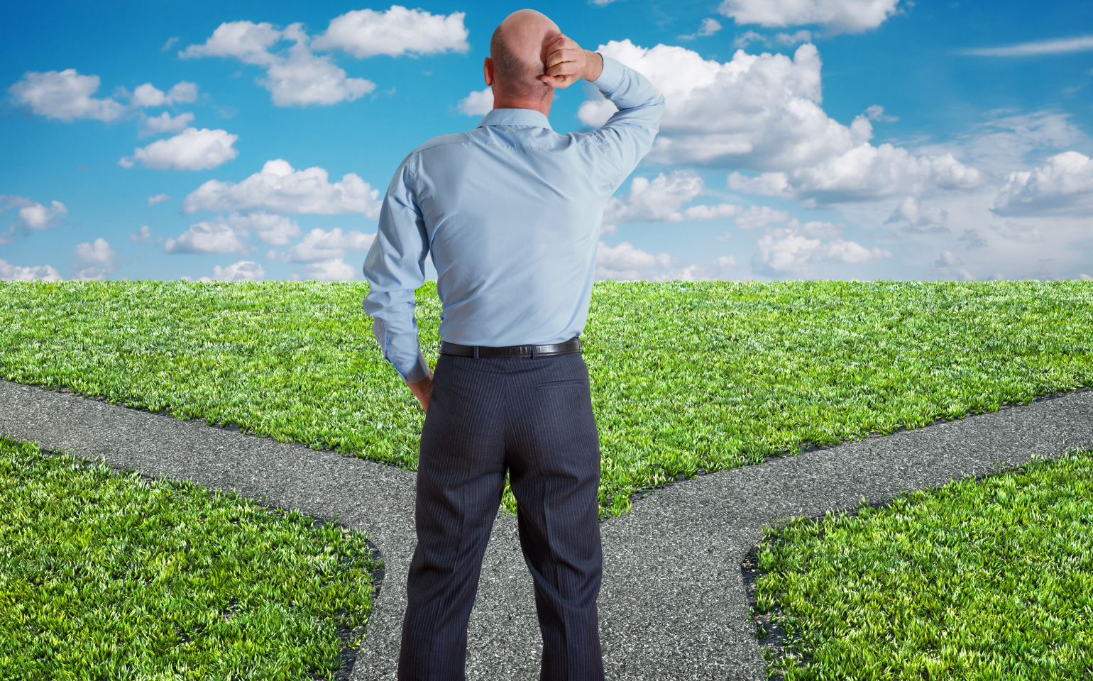 カーリースの契約を迷う人