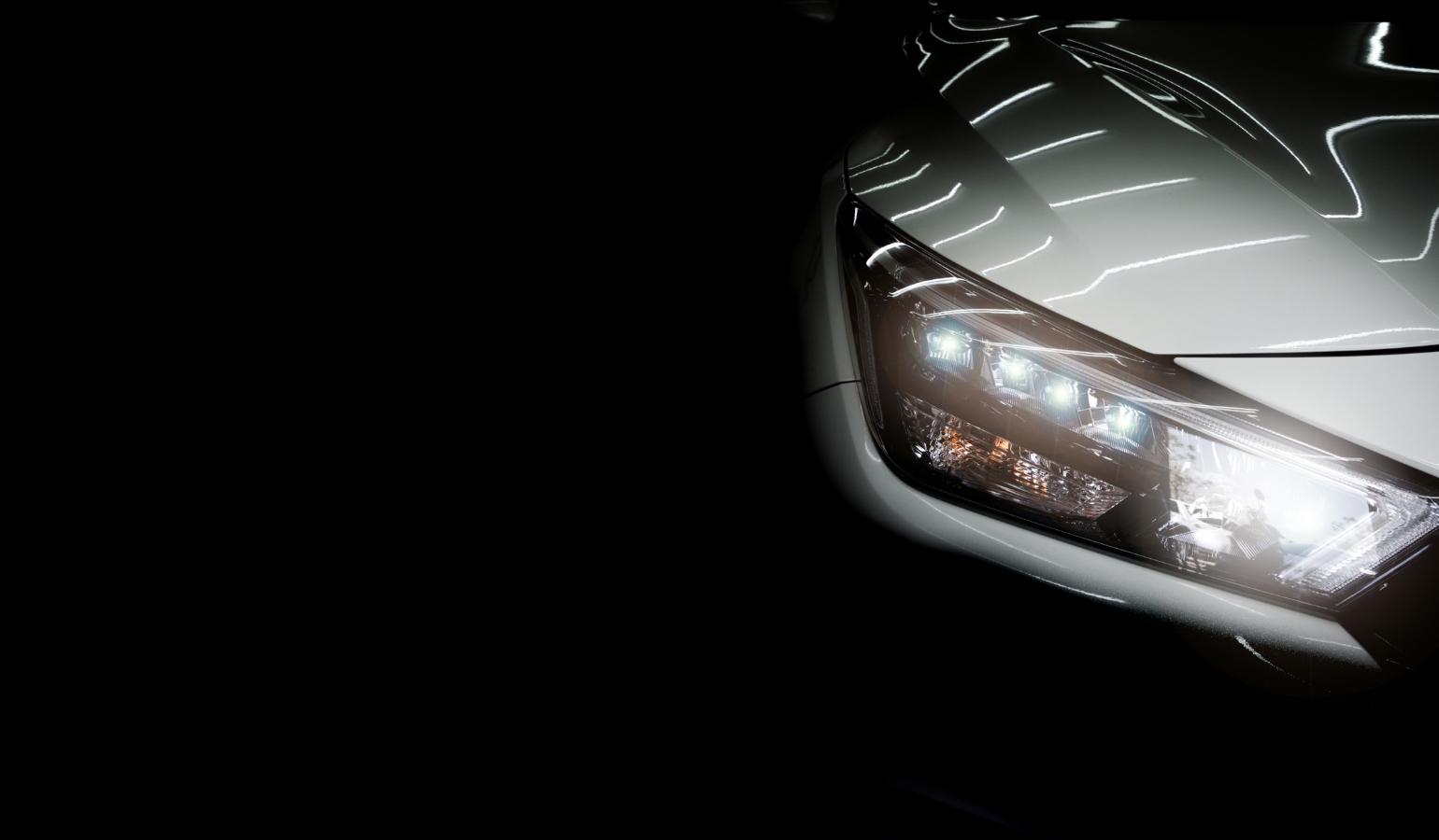 車のヘッドランプのイメージ