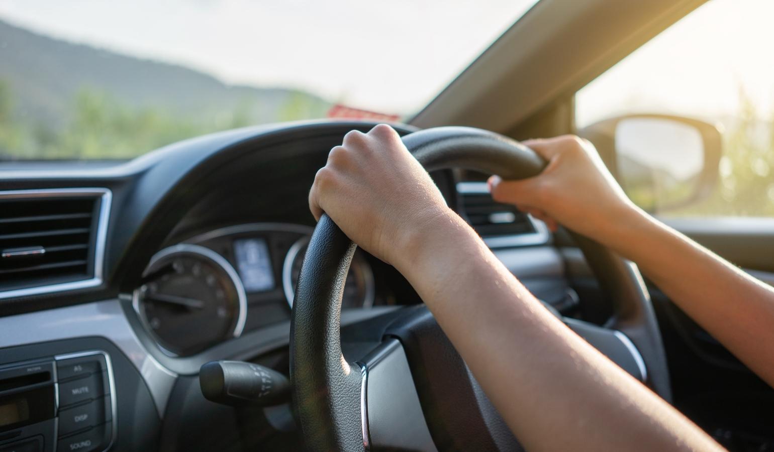 車の運転イメージ
